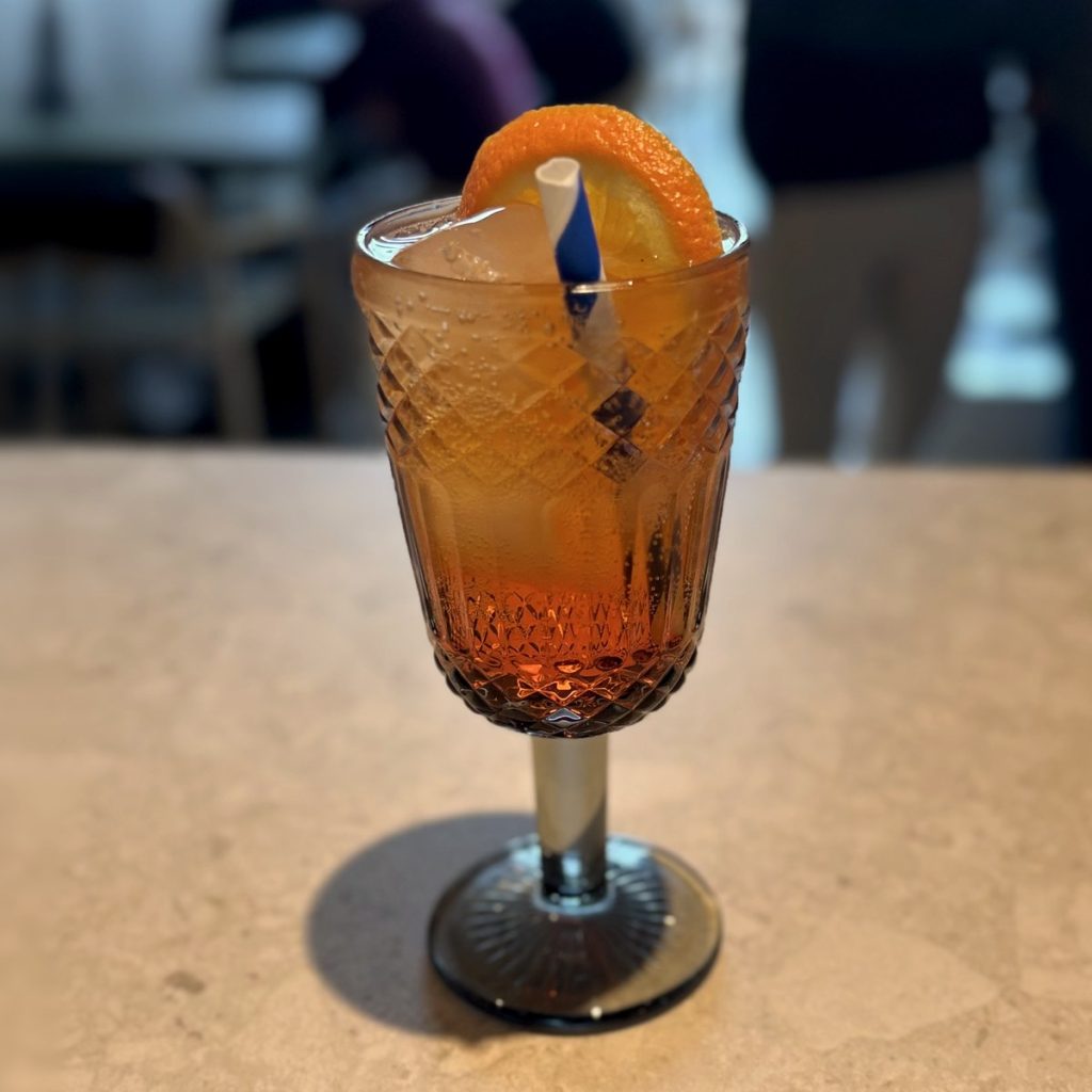 Aperol Spritz, cóctel de La Torre Café en Aspe